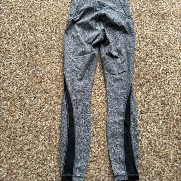 Lululemon Train Times 7/8 High-Rise Pant 25" Black Size 2 - Picture 6 of 6